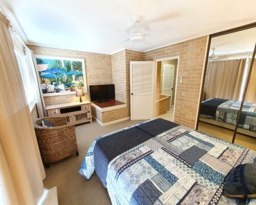 budget-2-bedroom-accommodation-unit-6-(3)