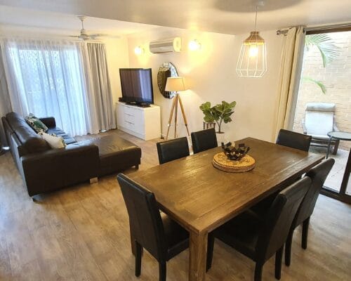 budget-3-bedroom-accommodation-unit-25-(2)