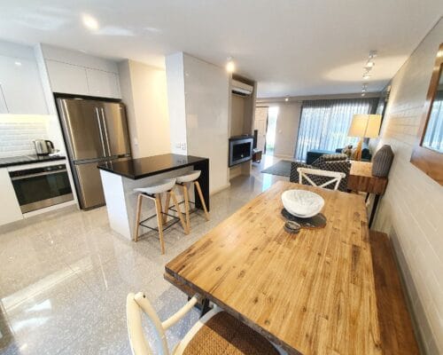 deluxe-2-bedroom-accommodation-unit-12-(4)