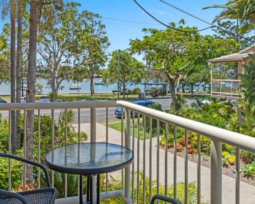 noosa-2-bedroom-deluxe-new-unit-3-(4)